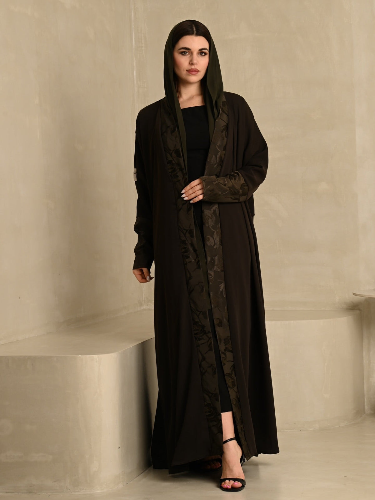 Emerald Shadow Damask Abaya