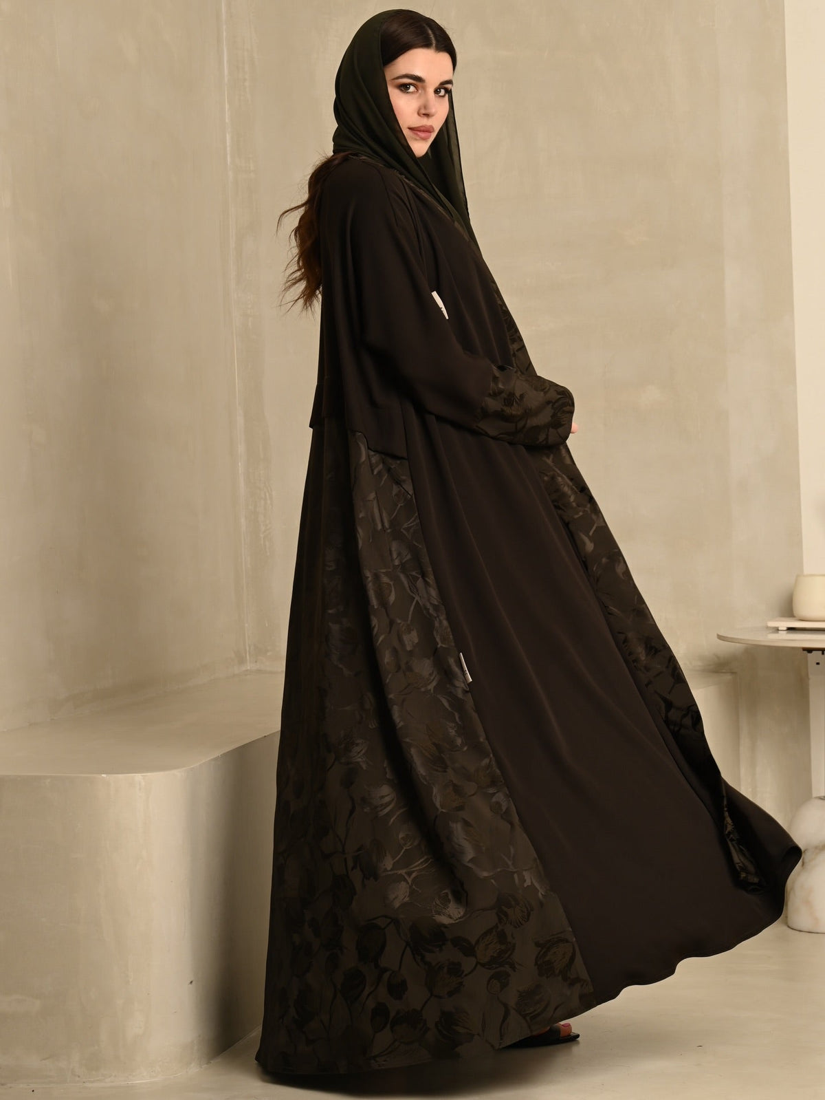 Emerald Shadow Damask Abaya